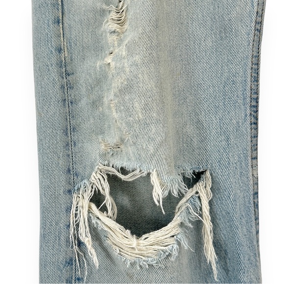Vintage Levi's 501 1990s Made in USA Light Wash Straight Leg Distressed Jeans - Picture 4 of 13